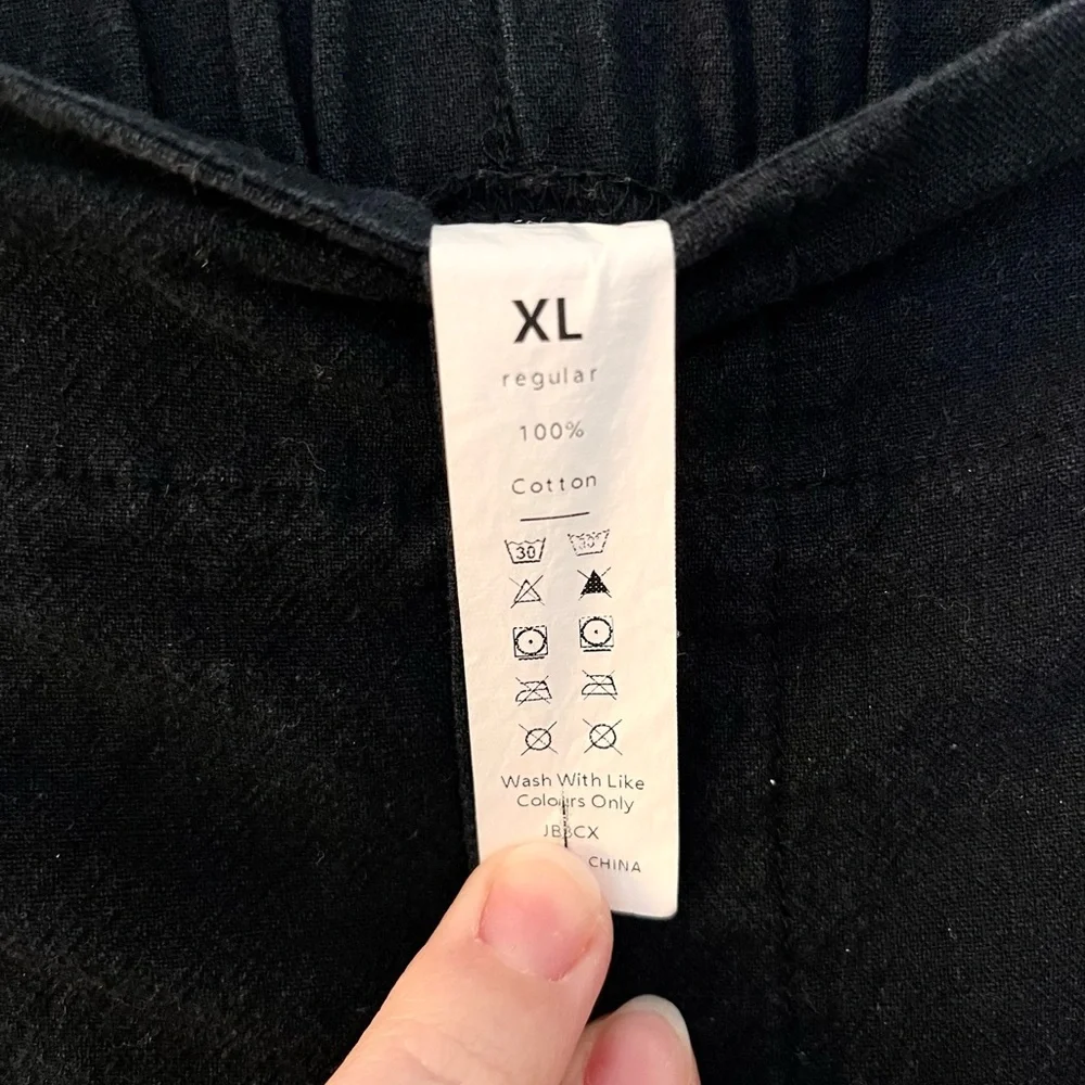 Women's Black Wide-Leg Linen Trouser Pants - Picture 3 of 4